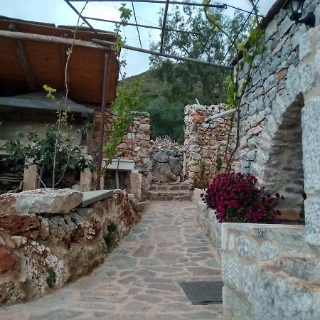 Find Your Peace In A Traditional Country House!! Láyia Exterior foto